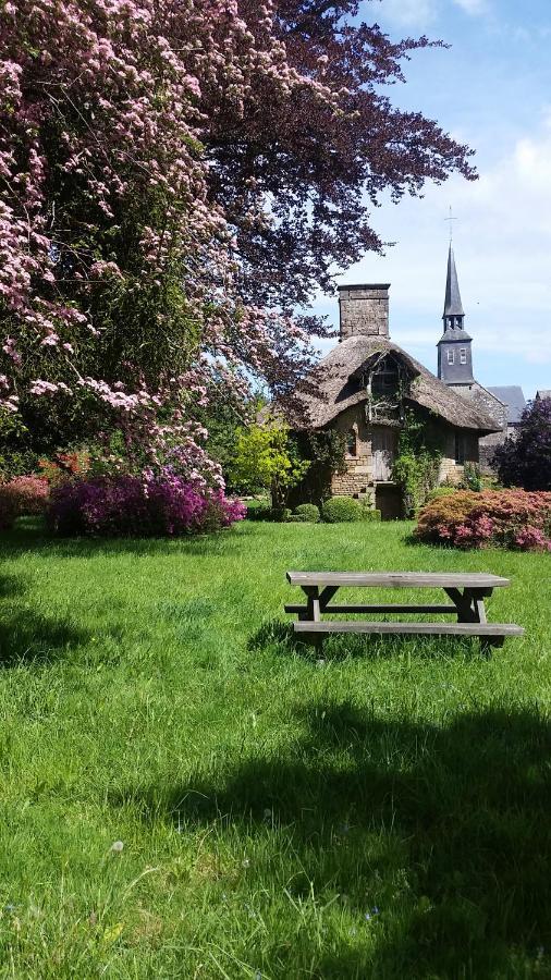 La Tiny Du Parc : Saint Symphorien Des Monts Villa Ernée Dış mekan fotoğraf